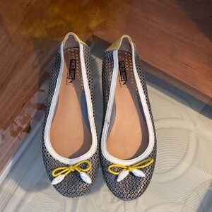 PIKOLINOS Gray and Yellow Flats with Bow Accent